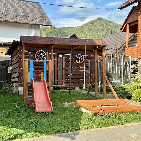 Aura Karpat Hotel Bukovel Ngoại thất bức ảnh